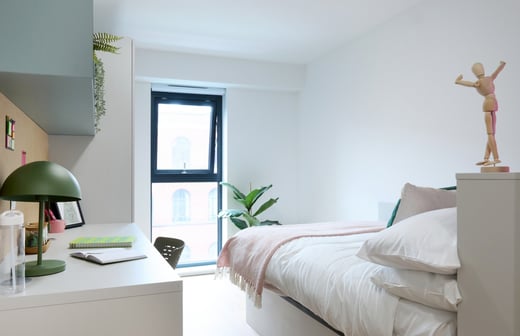 Silver En Suite